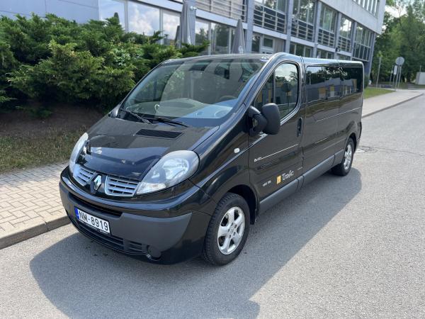 Renault Trafic Passenger Long 9seats
